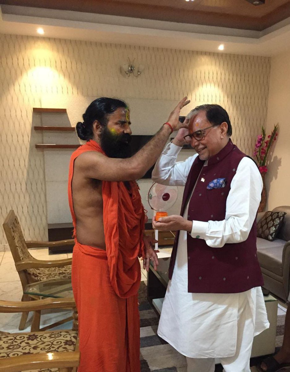 subhashchandra's tweet photo. इस वर्ष होली का पावन पर्व हरिद्वार में योगगुरु बाबा रामदेव के साथ निरामयम आश्रम में मनाया। समस्त देशवासियों को रंगोत्सव की हार्दिक शुभकामनाएं। आप सभी का जीवन सकारात्मक ऊर्जा, सद्भाव और प्रसन्नता से सराबोर हो। https://t.co/LQAwegtKRQ