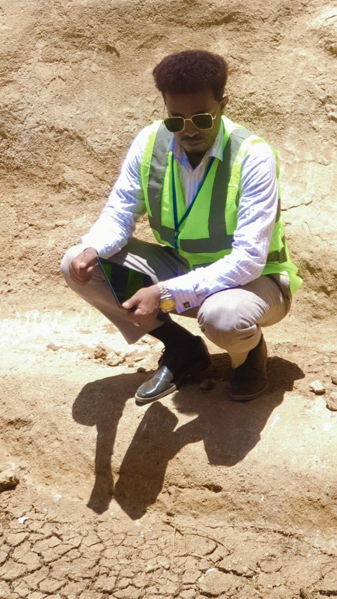 deheeye's tweet photo. There is a severe drought in Awdal region, people do not have water to drink orfood to eat,I shed a tears when I saw  a thirsty mother who had nothing to drink or eat The current situation in the region deteriorated day by day .Pray &amp; donate our vulnerable people #Awdaldrought https://t.co/Q9UtXsXuGY