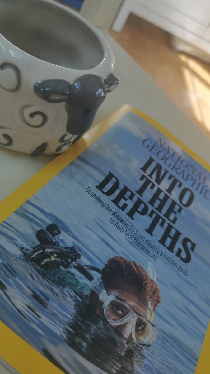 AmberWi67729077's tweet photo. Perfect reading for my day off! Can't say I'm not excited to 'dive' 😉 in! #CoffeeTime #readingforpleasure #readingforescape #nature @NatGeoMag https://t.co/dECf5FKxF0