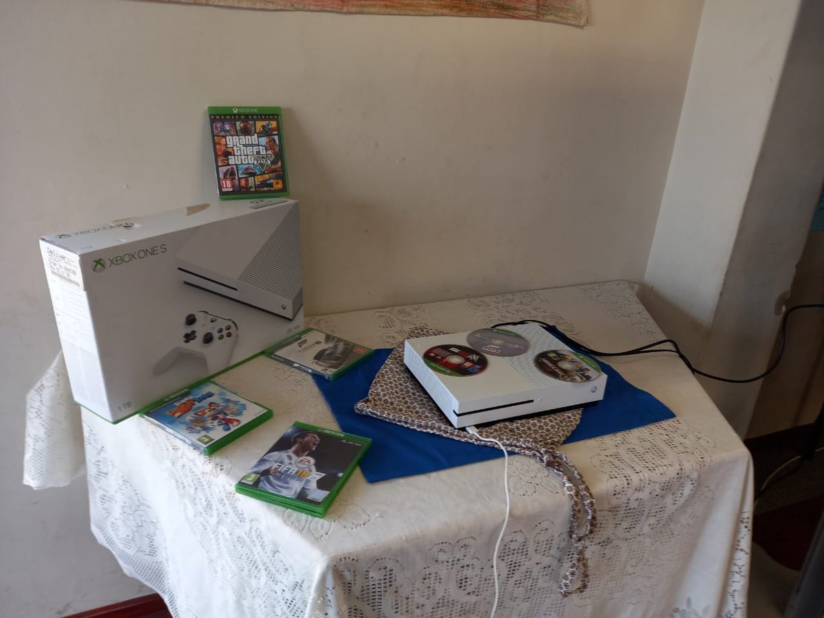 City_Ekurhuleni's tweet photo. SOUTH AFRICAN LIBRARY WEEKโผ๏ธ
Today, the #Thembisa Library is hosting the Xbox Games Programme, in celebration of #SouthAfricanLibraryWeek https://t.co/5NZH68VPGo