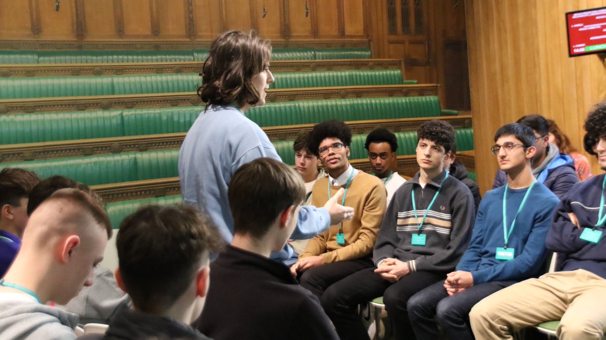 AGSSixthForm's tweet photo. Such an enriching experience visiting @UKParliament yesterday. Year 12 politics students thoroughly enjoyed the tour, the chambers, debating sessions and questions with our local MP @RobBAylesbury @AGSFounded1598 https://t.co/IIsOfq1iu5