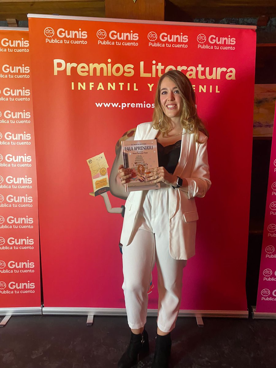 EditorialGunis's tweet photo. 🏆¡Nuestras maravillosas #premiadas!
¡Qué #orgullo! https://t.co/JM0r5htmO3