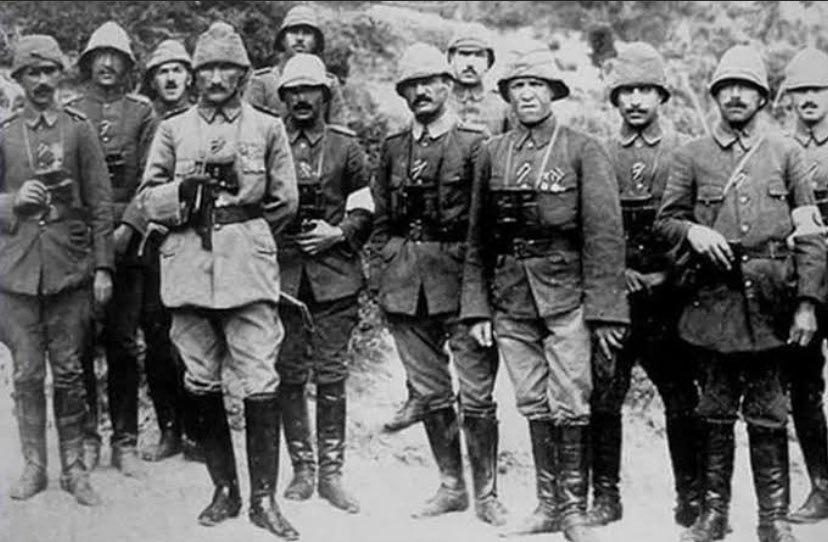 omufoto_'s tweet photo. 18 Mart Çanakkale Zaferi'nin 107. yıldönümünde Gazi Mustafa Kemal Atatürk ve silah arkadaşlarını saygı ve minnetle anıyoruz. https://t.co/Aph9nVK8tP