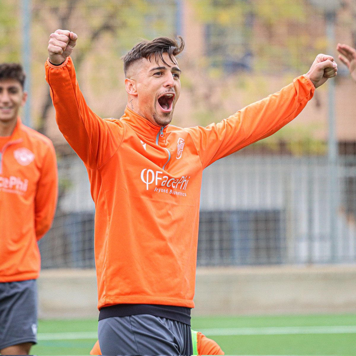 🥇 𝐕𝐢́𝐜𝐭𝐨𝐫 𝐕𝐢𝐥𝐥𝐚𝐜𝐚𝐧̃𝐚𝐬: 𝐂𝐀𝐌𝐏𝐄𝐎́𝐍 𝐃𝐄𝐋 𝐕𝐈𝐄𝐑𝐍𝐄𝐒.

🏆 Lanzamiento de faltas 🤩