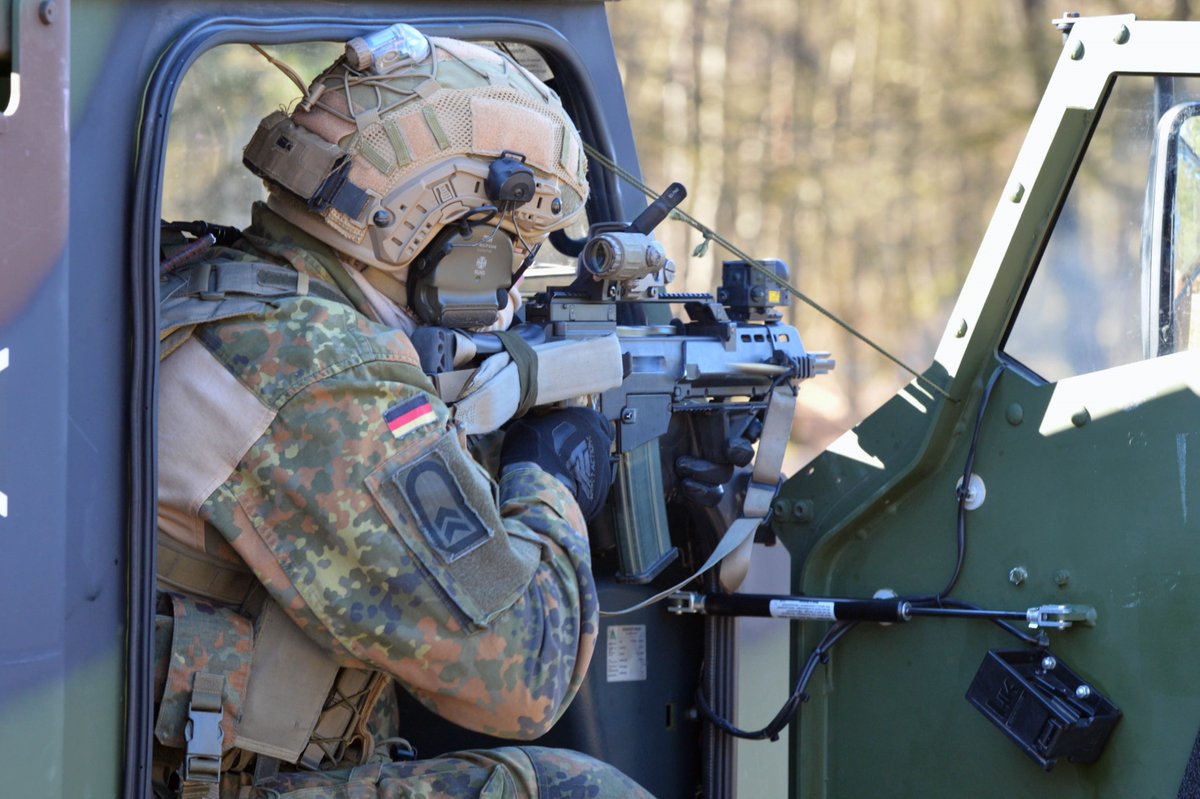 ArmyInnovaEU's tweet photo. 📢Today is Friday! We have selected our favourite #Picsoftheweek!
📸 @armeedeterre
📸 @Deutsches_Heer
📸 @Exercito_pt
📸 @KarjalanPR
Which one do you like the most? 👇
#Europe #StrongerTogether #France #Germany #Portugal #Finland https://t.co/rto6v7HW95