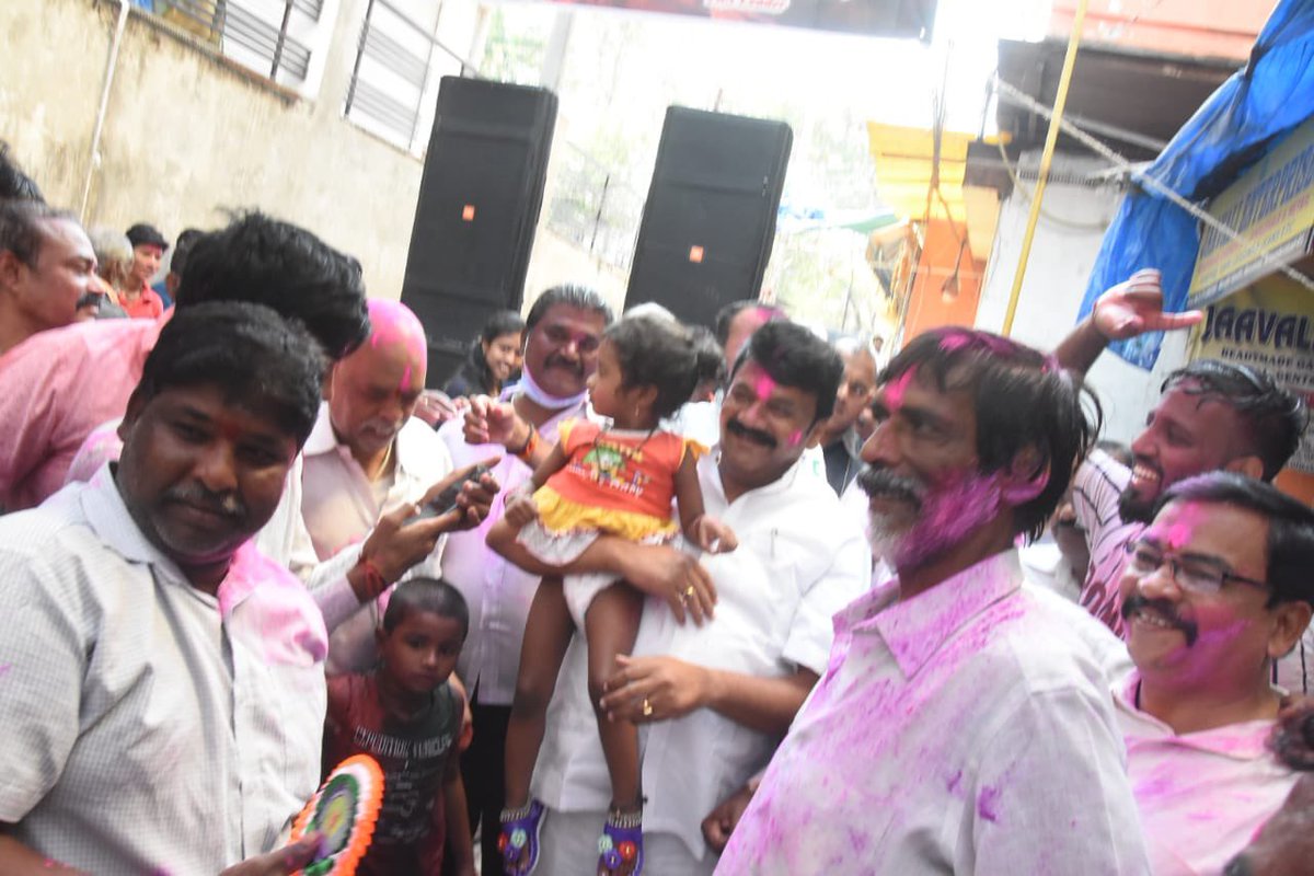 YadavTalasani's tweet photo. మొండా మార్కెట్ డివిజన్ లోని బండి మెట్ లో ఏర్పాటు చేసిన హొలీ వేడుకలలో పాల్గొనడం జరిగింది. https://t.co/yqQQdzP43J
