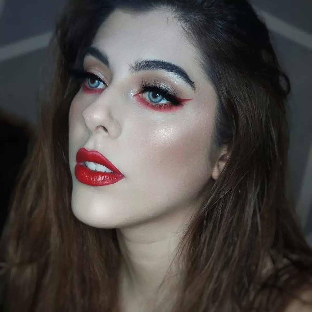 BitxMakeup's tweet photo. The Slay Palette + Iluminador The klow Slay 2.0 @GotyMakeUp @krashkosmetics #KrashPRVirgin https://t.co/zkQue3ttKu