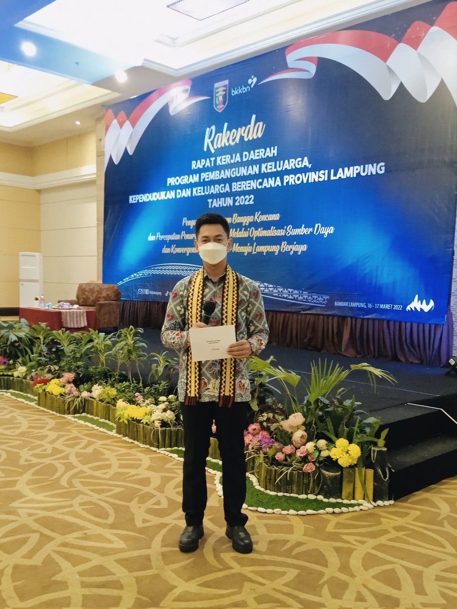 ilham0fficial_'s tweet photo. Ke Kemiling Membeli Batik, Ke Gudang Lelang Membeli Kepiting. Untuk Lampung menjadi lebih baik, Mari bersama kita cegah Stunting
#MCLampung 
#JumatBerkah https://t.co/xcbBKmCj87