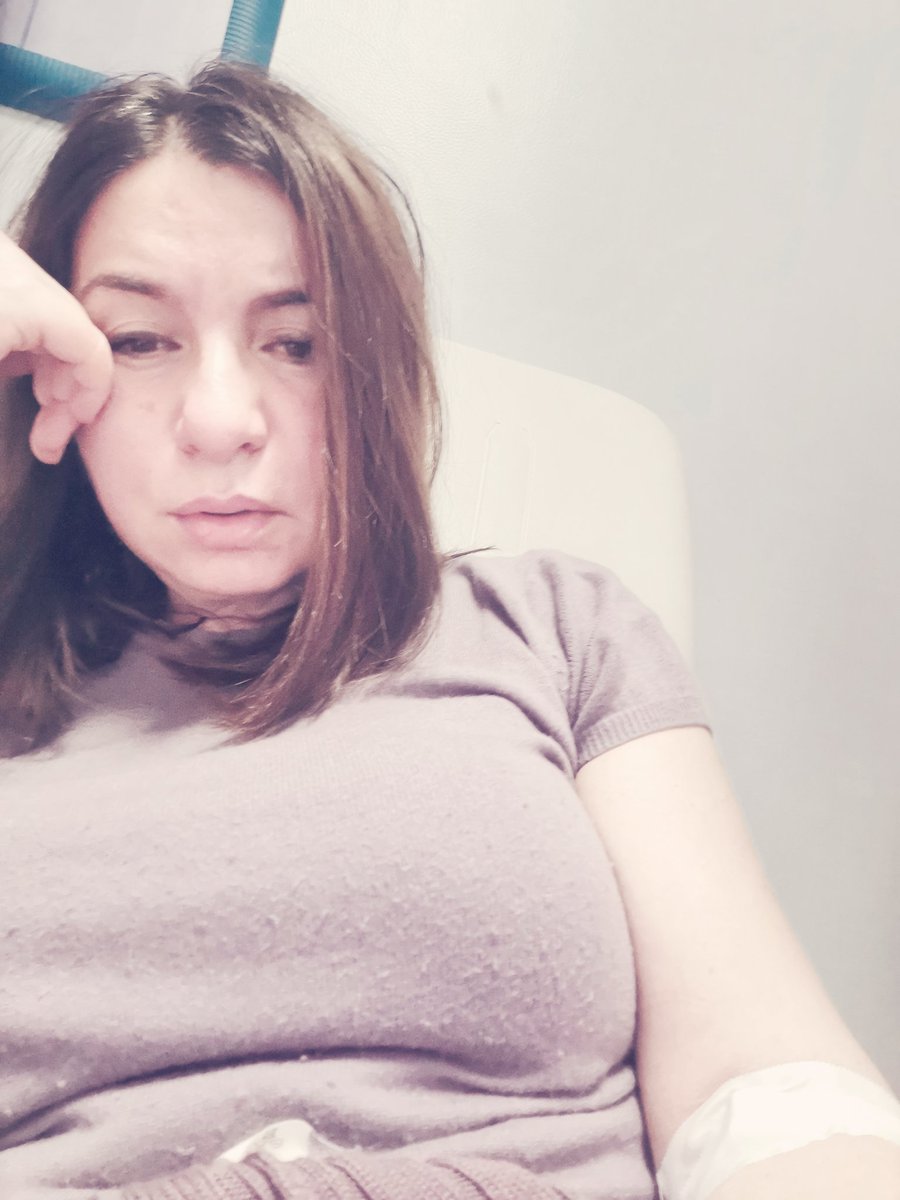 nientologa's tweet photo. A proposito di spettacolarizzazione: dopo la gastroscopia😥. #torpore #sonno #fame https://t.co/6R7dVb9Azx