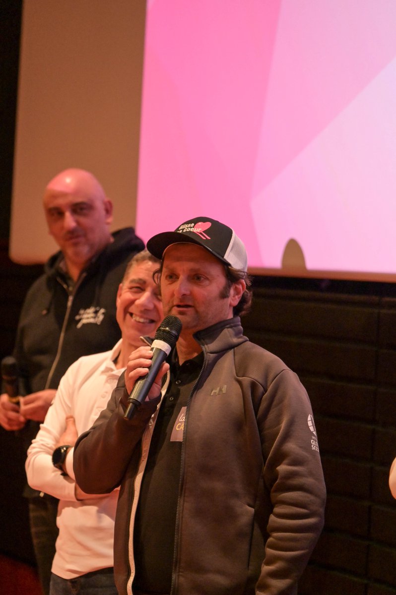 mongrandbo's tweet photo. ⛷❤️Quel beau thème pour débuter #GlisseEnCoeur, la soirée de "Rêves" s'est déroulée hier soir avec la présentation du film "Les rêves ne meurent jamais !" en présence de Sébastien Blemon @YannickBestaven @Caliboissieres @MaximeSorel @ManuelCousin71🌍⛵️
#GEC22 #mongrandbo #MEEO https://t.co/q95E4PJXF4