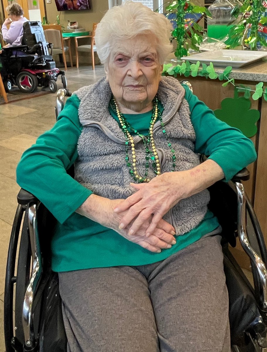 AvonWellbrooke's tweet photo. Happy St. Patrick's Day! The residents enjoyed a day full of green and a party with lots of fun! https://t.co/XYO6DfPp7p