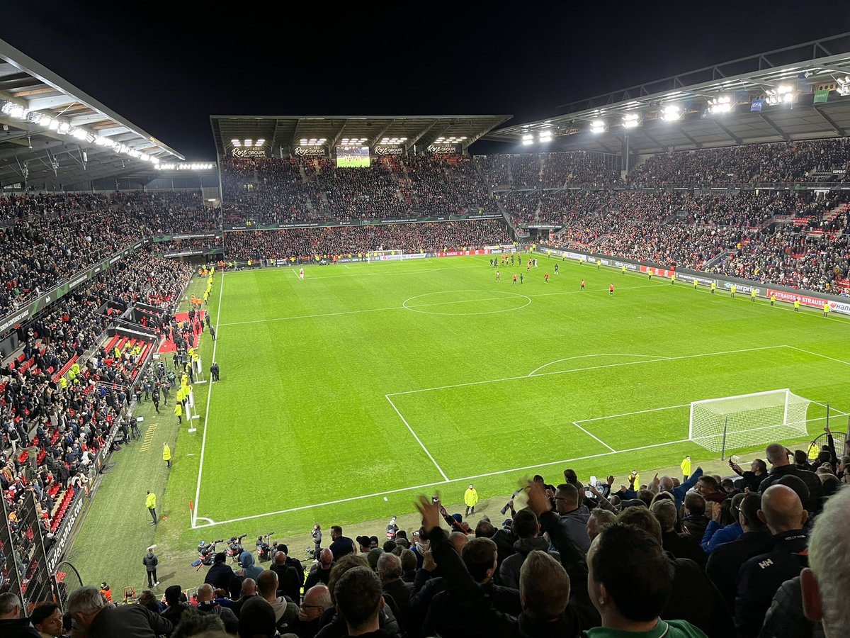 lobwinners's tweet photo. Leaving Rennes soon - had a great trip and enjoyed it, Rennes fans provided a brilliant atmosphere and were sporting at the end shaking hands. Even swapped my scarf with one of them. Would definitely come back here. https://t.co/gyLO1YjUwM
