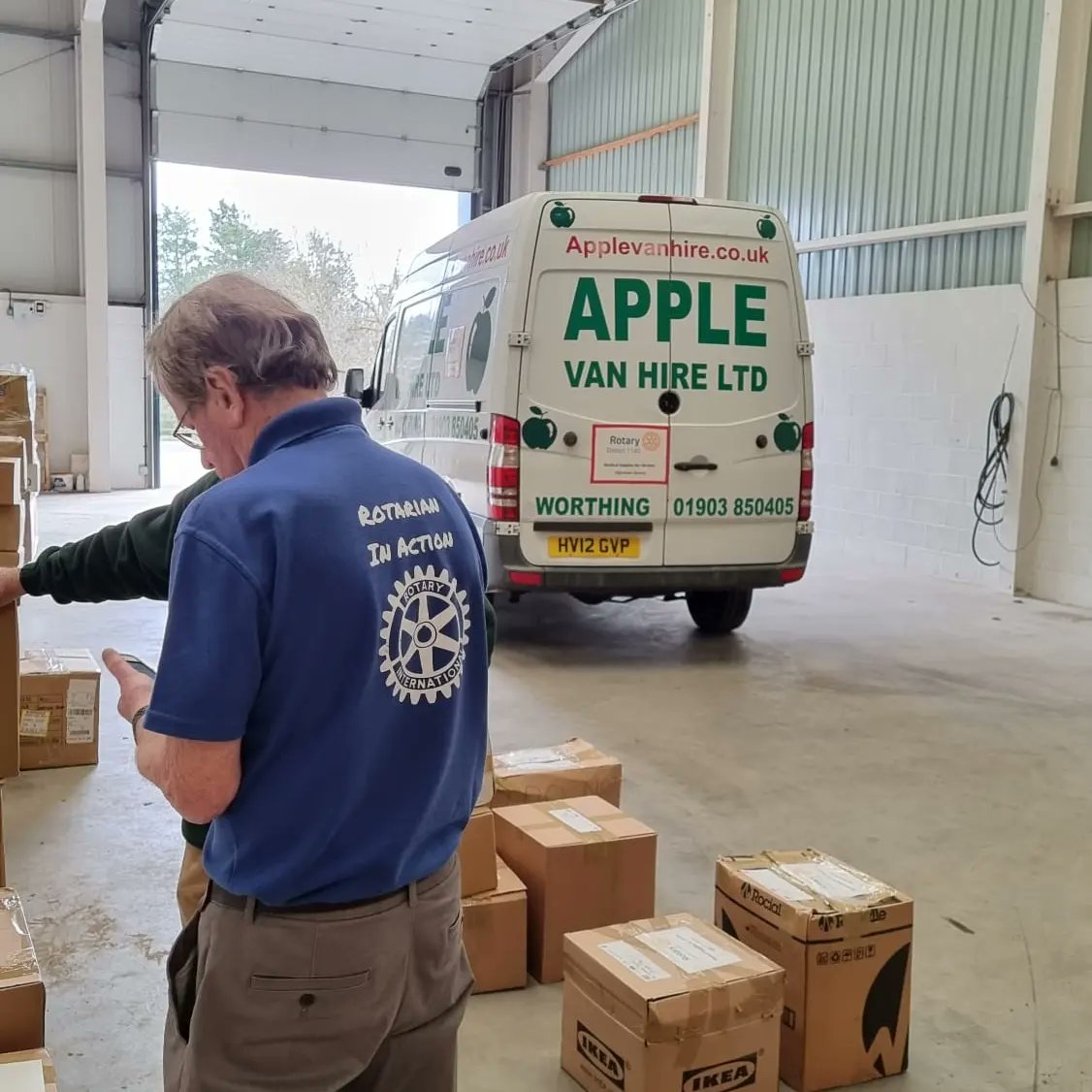 HighdownRotary's tweet photo. Yesterday two of our members dropped the items off to Bridgwater.
22,000 medical items were unloaded and put onto pallets ready for loading onto a #Rotary lorry for #ukraine
Our thanks again to both Apple van hire Worthing and @MTTorg
#PeopleOfAction #Highdown #local #sussex https://t.co/uWXaa70HXo