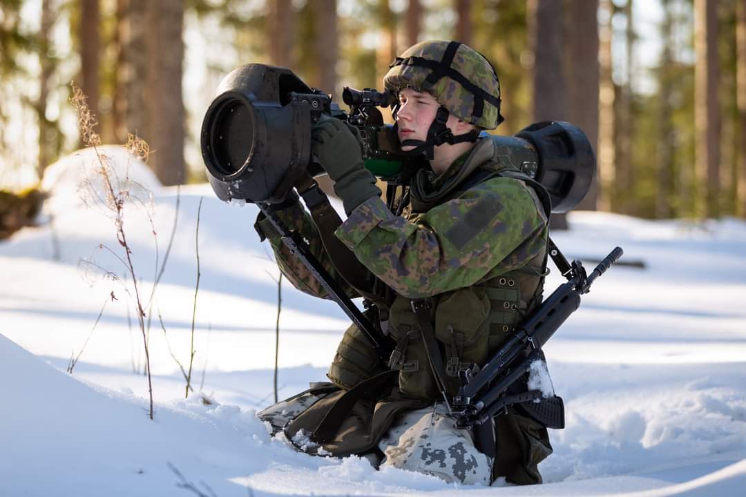 KarjalanPR's tweet photo. Koulutushaarajakso jatkuu. 2.Panssarijääkärikomppanian panssarintorjuntaryhmä harjoitteli ryhmän jalkautumista ajoneuvosta, sekä sen toimintaa.
#karjalanprikaati #KYMJP #jääkäri #varusmieskoulutus https://t.co/rPaIJxjASk