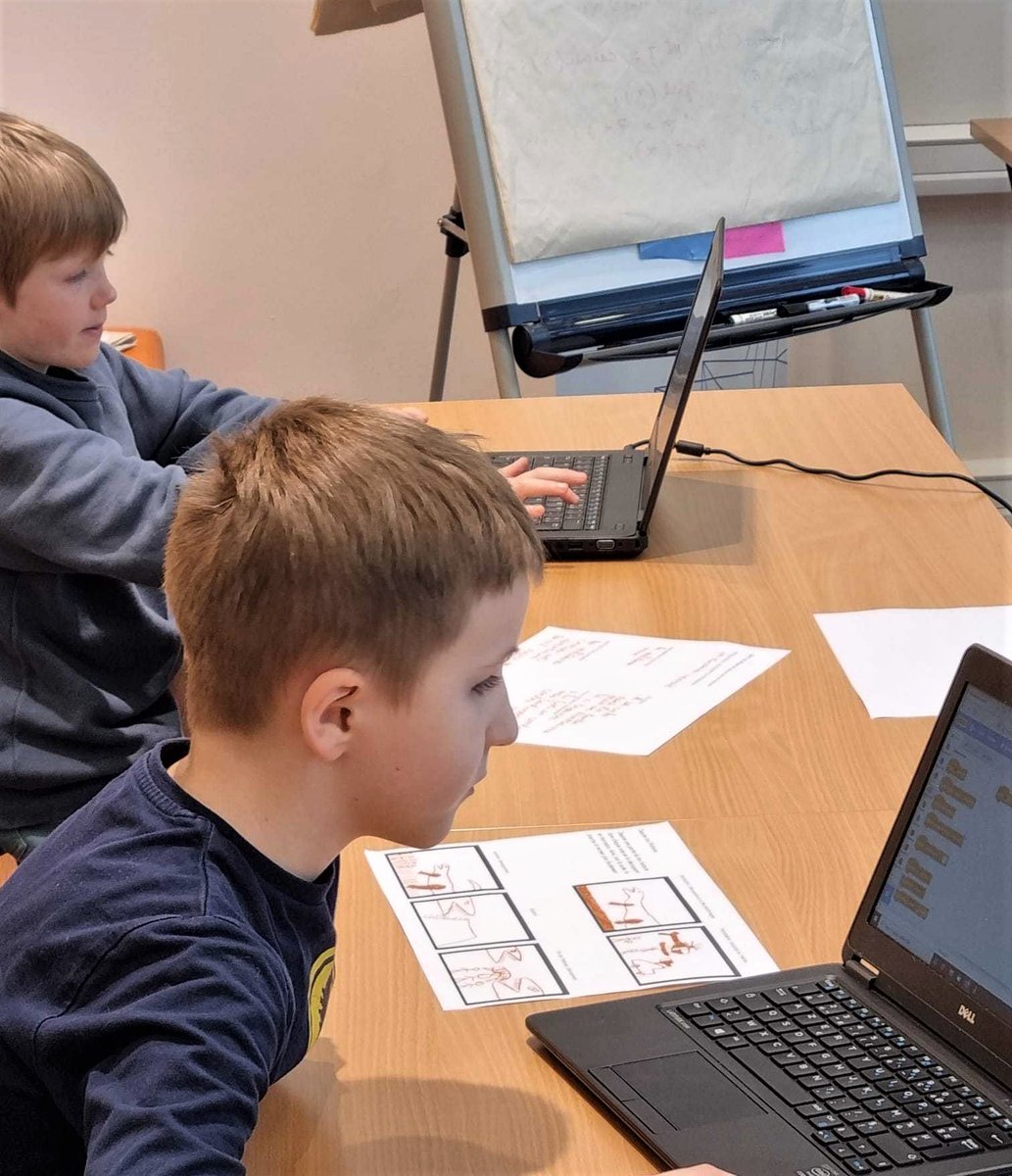 Vous avez une #fille en 6ème ou en 5ème à #Lyon ? Et si vous l'inscriviez à un parcours gratuit et ludique de 6 ateliers numériques pour découvrir le #code et la #programmation, organisés les mercredis après-midi à la Maison LDigital by <a href="/OrangeAuRA/">Orange Auv-Rh-Alpes</a> ? ldigital.org/nosactus/ateli…