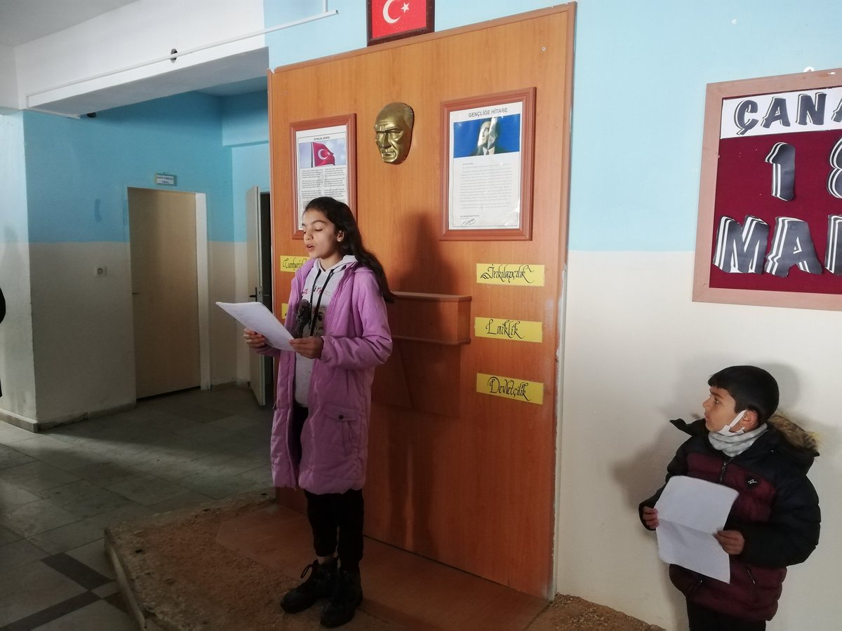 IlkDadas's tweet photo. Okulumuzda 18 Mart Çanakkale zaferi ve șehitlerimizi anma programımız. 
 @munirkaraloglu @salihsakmia @MustafaaGuvenn @ugurrsandikci @Diyarbakirmem @HazroMem @hazrokymkm https://t.co/f0cvYZS3EC