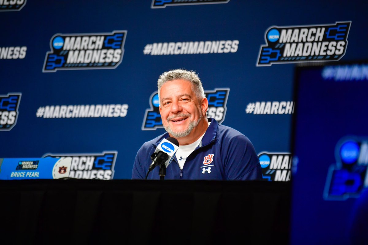 AuburnMBB's tweet image. Hit that RT and jump in those comments and help us wish @coachbrucepearl a Happy Birthday!! 🥳

#WarEagle