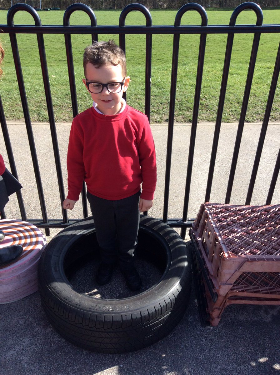 gillmarsh11's tweet photo. We have been on a 3D shape hunt in our outdoor area
 #joeysEYFS #joeysmaths
@stjs_staveley  @_MrsBG https://t.co/HqOvw37jj4