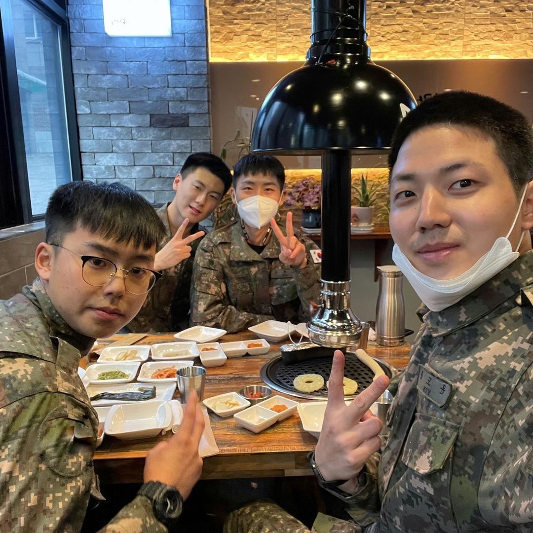 hey0125_'s tweet photo. My Day : busy censoring their photos
Dowoon : *EXPOSEDT* https://t.co/vZvAh7WYOd