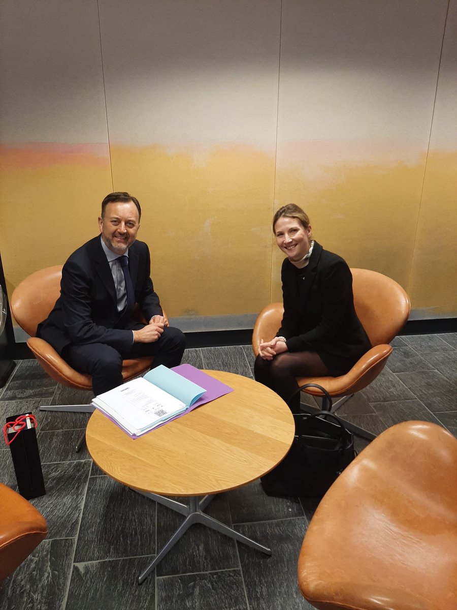 CelineSJones's tweet photo. When my home region ⁦⁦@fdecoster meets with ⁦@PrifWeinidog⁩ to discuss economic, cultural and educational collaboration! 🏴󠁧󠁢󠁷󠁬󠁳󠁿 🇫🇷  ⁦@AmbColonna⁩ @walesfrancebiz⁩ ⁦@capitallawltd⁩ ⁦@walesweekworld⁩ ⁦@visitwales⁩ ⁦@MennaRawlings⁩ https://t.co/bhk6NtF3KE
