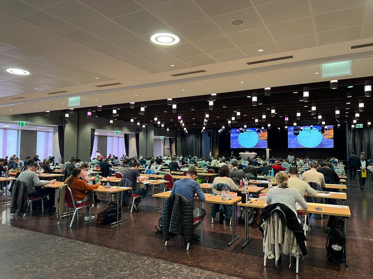 👉🏻 Rund 300 angehende Zahlenmeister*innen im Endspurt bei der Höheren Fachprüfung. Das eidg. Diplom qualifiziert Wissen und Können auf NQR-Stufe 8 - auf Augenhöhe mit einem Master! Viel Erfolg 🍀👍🏼