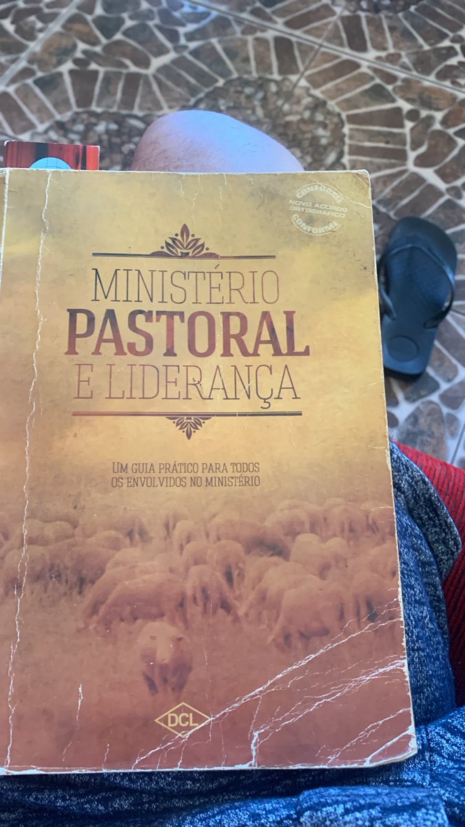 _RobsonPinho's tweet photo. Bom dia!!!! Recomendo a leitura desse livro. Maravilhoso, tem edificado muito a minha vida. https://t.co/RR0uVjuyQX