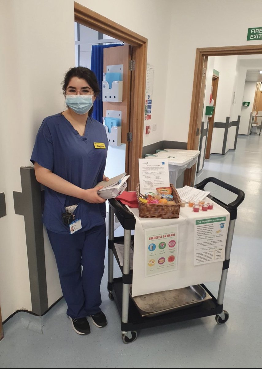 FoodAtKings's tweet photo. This week is #NutritionAndHydrationWeek and our teams @KingsCollegeNHS have been busy raising awareness.#nutritionmatters #hyrdrationmatters. https://t.co/BXI3P2XvHW