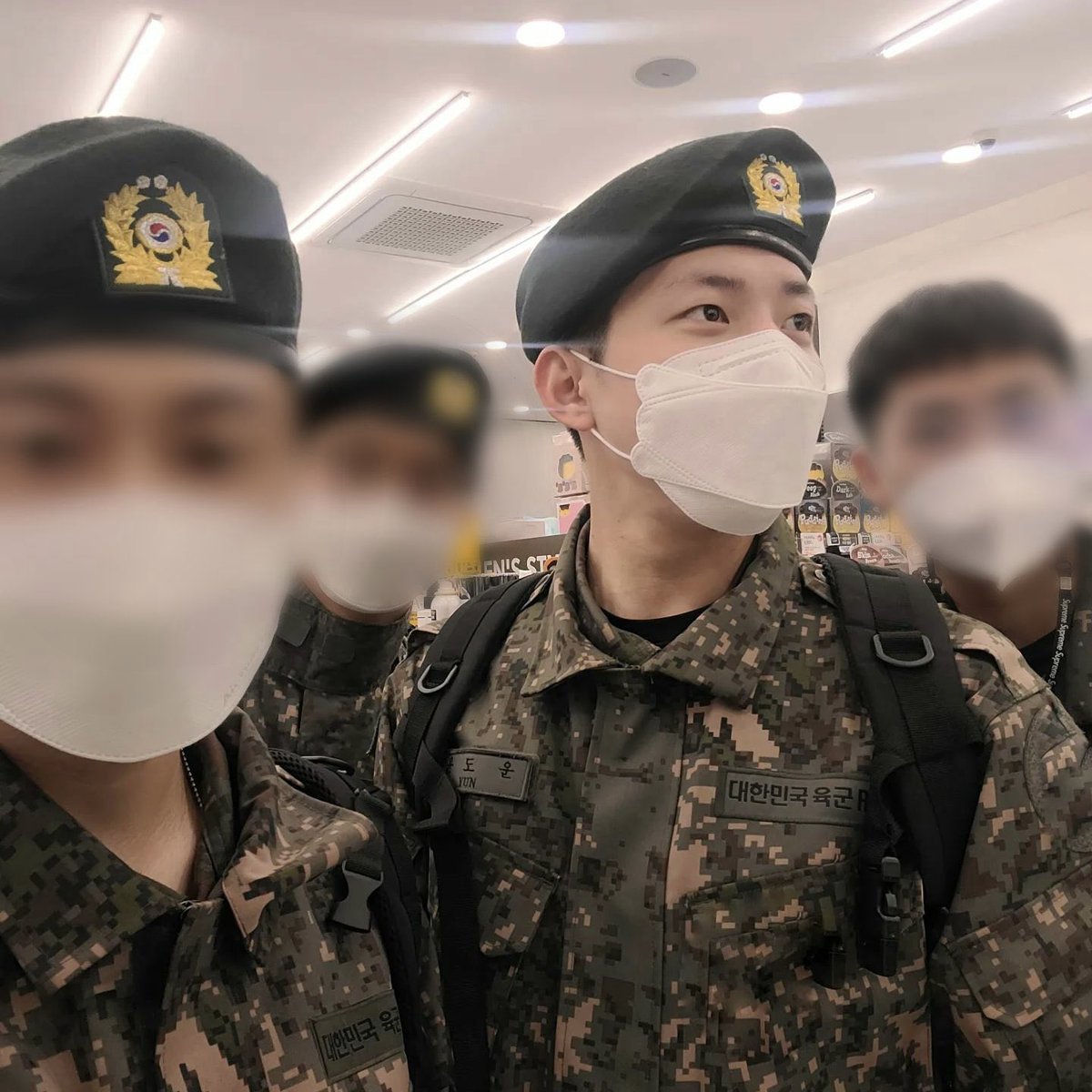 desix_O825's tweet photo. more Dowoon pics 💕 https://t.co/b56vEXc08f