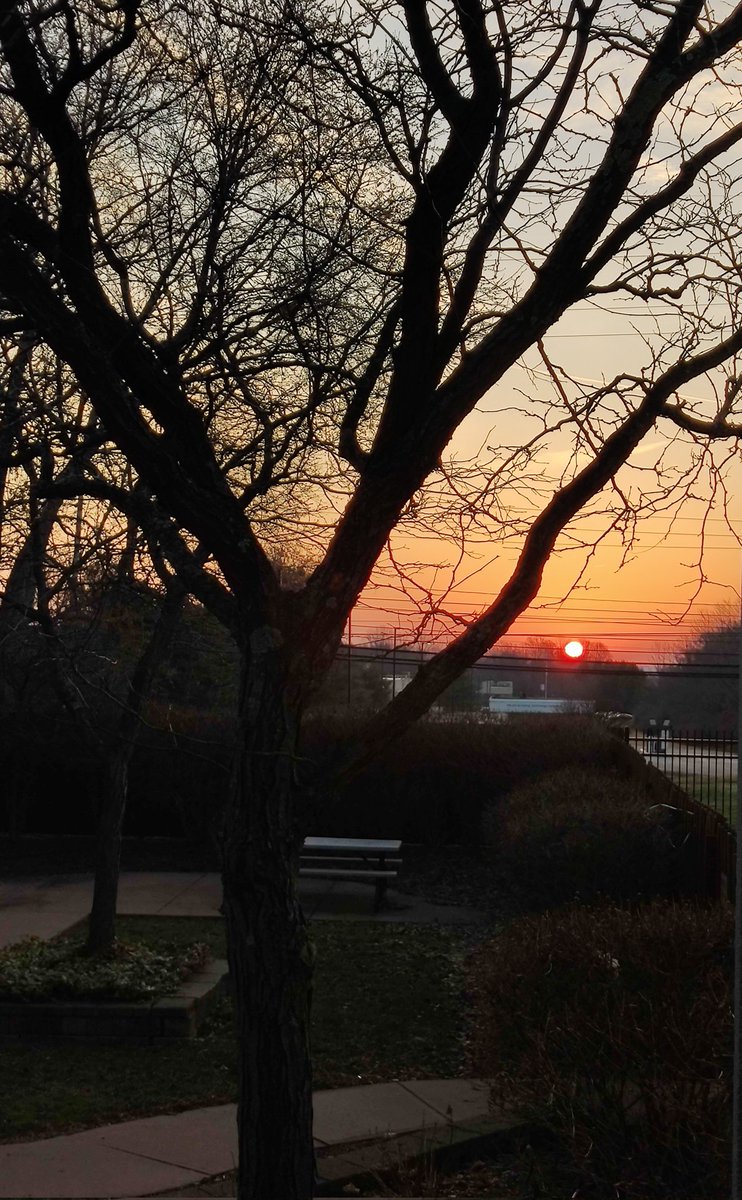 djla76's tweet photo. Good morning from twinsburg. https://t.co/ZHn9khiqRQ
