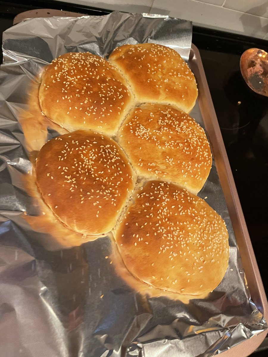 vartenin's tweet photo. Fluffy soft bread 🥖                                  4 cups flour
2 cups warm water
2 spoons sugar 
2 spoons yeast 
1/2 cup oil 
Pinch of salt                                                        #food #Breakfast #Friday #cooking #Baking #homemade #foodies #RecipeOfTheDay https://t.co/99eXVKaD5y