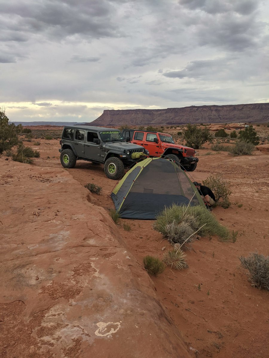 OffroadSynth's tweet photo. Looks like a good spot. #offroadsynthetics #jeeplife #jeep #jeepjlu #dailydrivencrawler #dailydrivercrawlers #infideljeepers #roamn #jack_o #jeepbadgeofhonor #builtnotbought #moab https://t.co/az03lfE6Iw