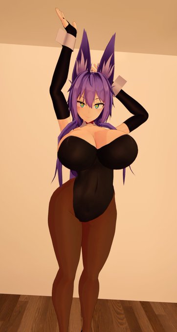 こっちはややデカいバニー 