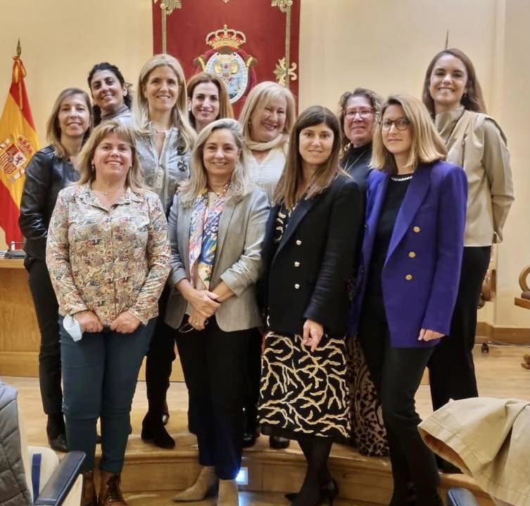 'El techo de cristal en la Abogacía, la brecha salarial, las políticas de conciliación, las situaciones de acoso y la discriminación por razón de género', lo abordamos en Focus Group • <a href="/ICASEVILLA/">Ilustre Colegio de Abogados de Sevilla</a> para 'Estudio #Igualdad en la Abogacía' con <a href="/Abogacia_es/">Abogacía Española</a> y Fundación @WK_Legal.
