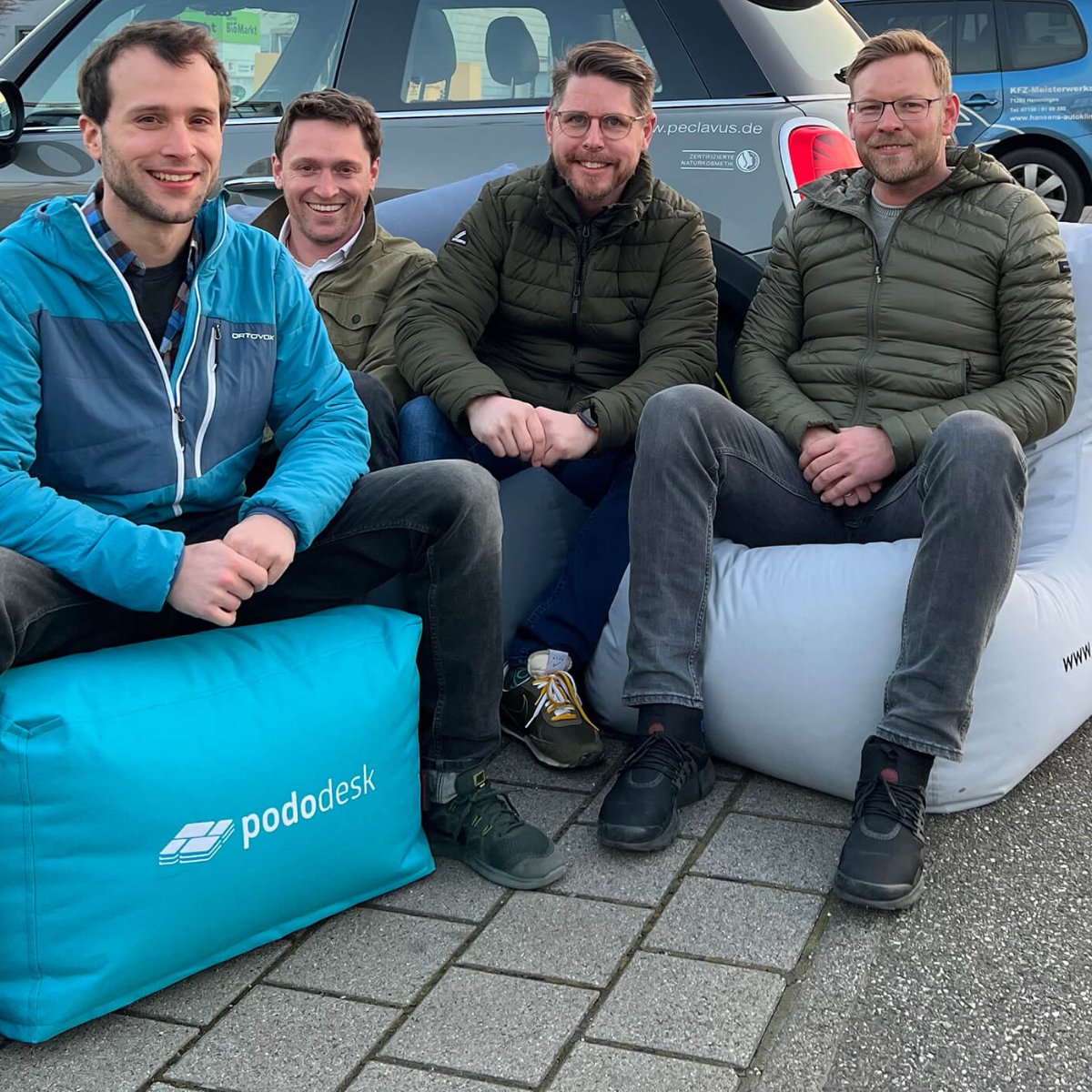 pododesk tweet media