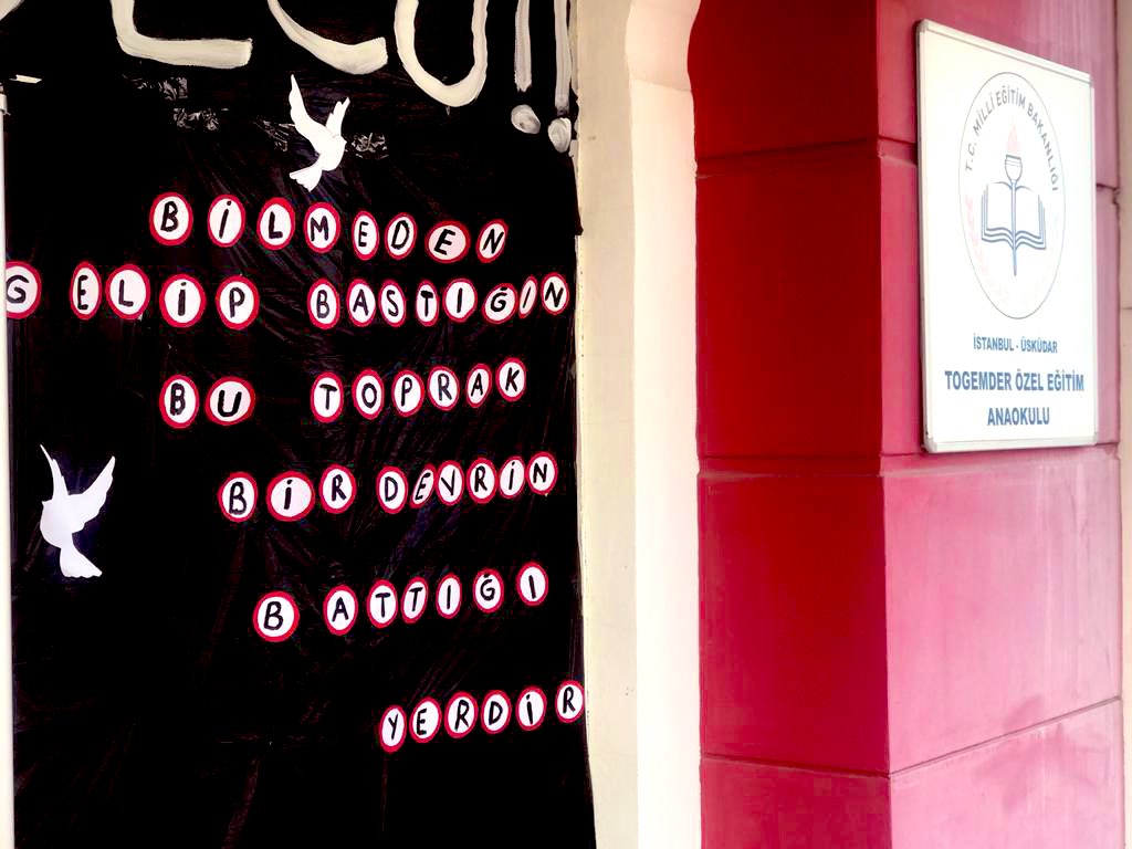 Çanakkale 107 yıldır geçilemedi, geçilemez! 🇹🇷 Bize bu vatanı armağan eden Aziz şehitlerimizi saygı ve minnetle anıyoruz. Ruhları şad, mekanları cennet olsun🙏🏻

#çanakkale #çanakkalezaferi  #özeleğitim #okuloncesi #çanakkalezaferimizkutluolsun <a href="/sinan_umem/">Sinan Aydın</a> <a href="/izekier53/">İrfan Zeki ER</a> <a href="/gulsenozer9/">Gülşen ÖZER</a>