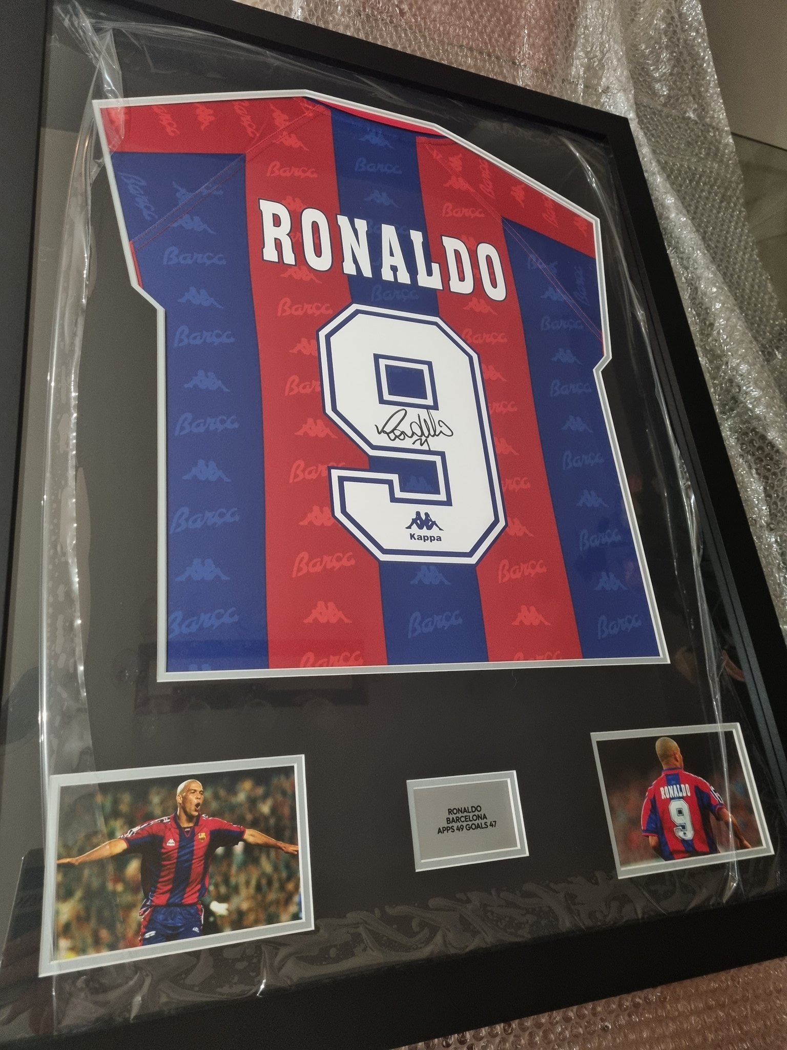 Ronaldo r9 on sale signed jersey