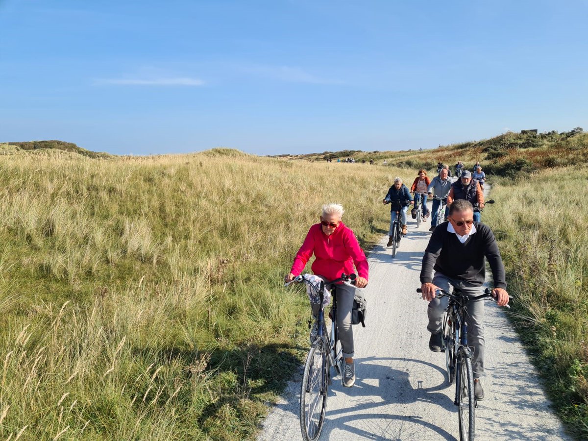 Op woensdag 13 april is de opening van het doortrapseizoen op Ameland. Er is weer een mooie route uitgestippeld waar we enthousiaste 60-plussers van harte voor uitnodigen.
Fietst u mee? Meer informatie is te vinden op bit.ly/34SOq5f