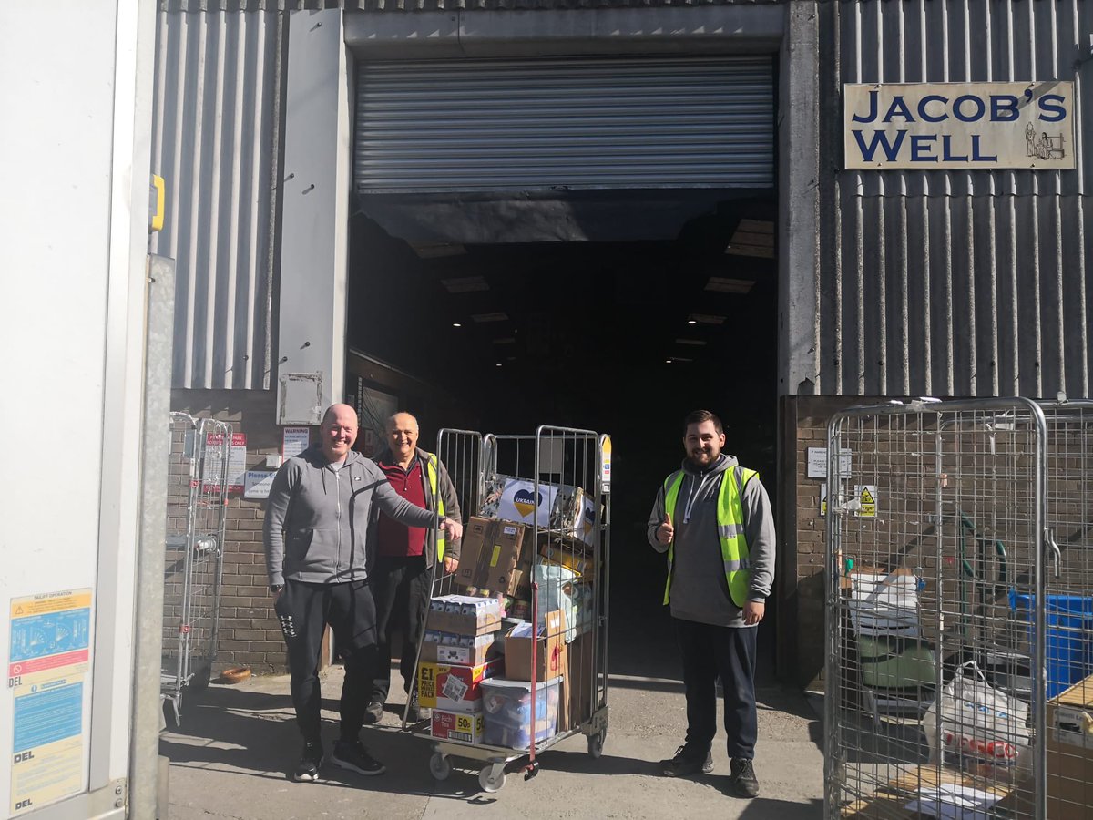 SustainableRCHT's tweet photo. 🌍🚚Ukraine donations delivered to @jacobswell_ Mission accomplished! Thank you so much @RCHT_SSD @RCHTWeCare and @RchtWellness A big thank you to our own SustainableRCHT Chris Thomas for driving from Home to Hull🚚🌍 https://t.co/I2Qx1uITqJ