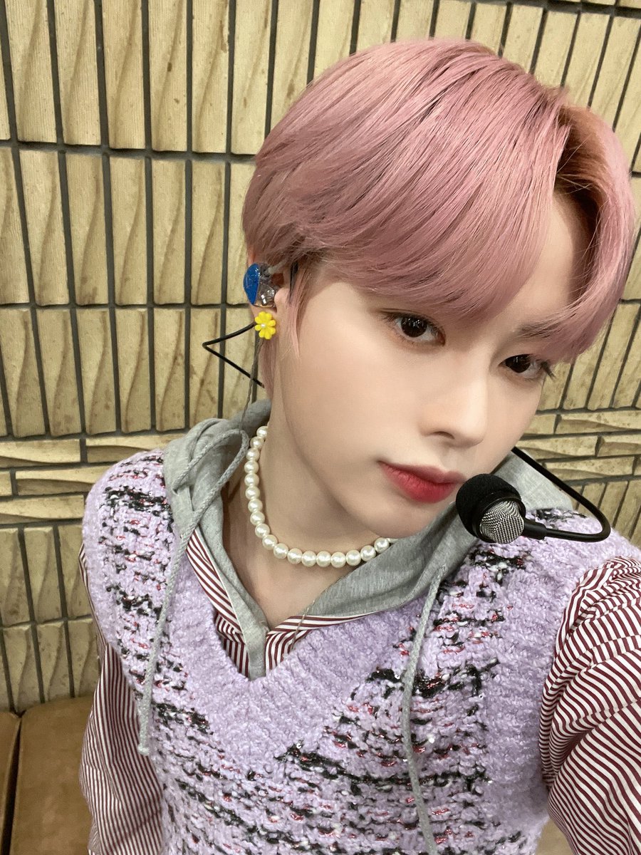ppo_jagbin's tweet photo. 아미치겠다 이남자... 볼 눌러보고 시품 뽀뽀 갈겨주고 시품ㅠ.ㅠ https://t.co/RiT2rYcdJO