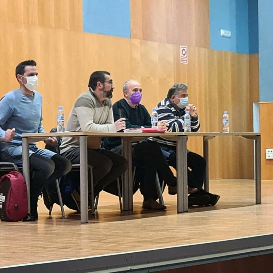 JaumeMayor's tweet photo. Ha estat un plaer participar este matí a l'assemblea organitzada per @CCOOHabitat_PV  al Grao de Castelló per a parlar de la reforma laboral junt a @JosepAlbors1

#ahorasi #reformalaboral https://t.co/MtWlRqsGYp