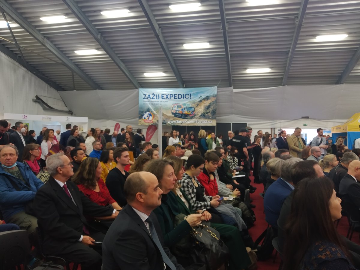 EmbaCubaChequia's tweet photo. Embajador de #Cuba @DaniloAlonso16 asistió a la inauguración de la Feria Internacional de Turismo de la Rep��blica Checa. https://t.co/73ZjTdRjLC