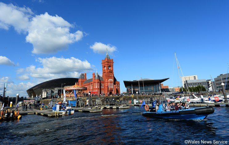 VisitBritainBR's tweet photo. Cardiff está te esperando cheia de novas atividades e experiências ❤😍 ❤😍
📌: Cardiff Bay, País de Gales
📷: Wales News Service
#WelcomeToAnotherSideOfBritain #Wales #Cardiff #ExploreGB #VisitGreatBritain https://t.co/J41T36eq4C