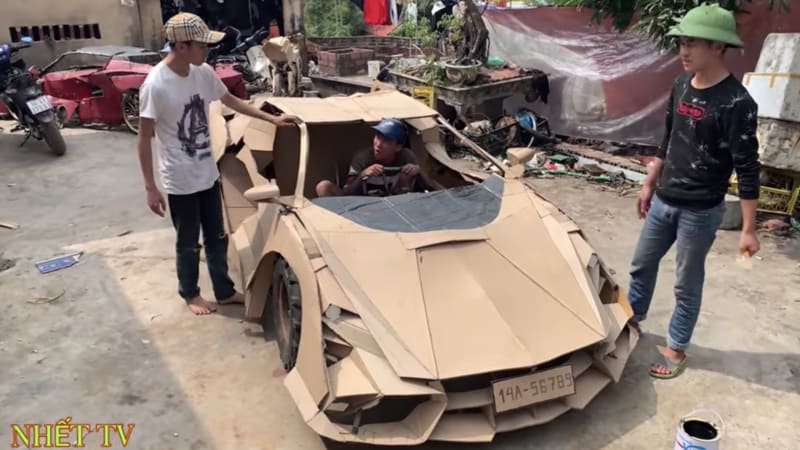 Lamborghini из картона. ламборгини из картона. японцы собрали ламборгини из картона. картон машина ламборджини. ламборгини из картона.