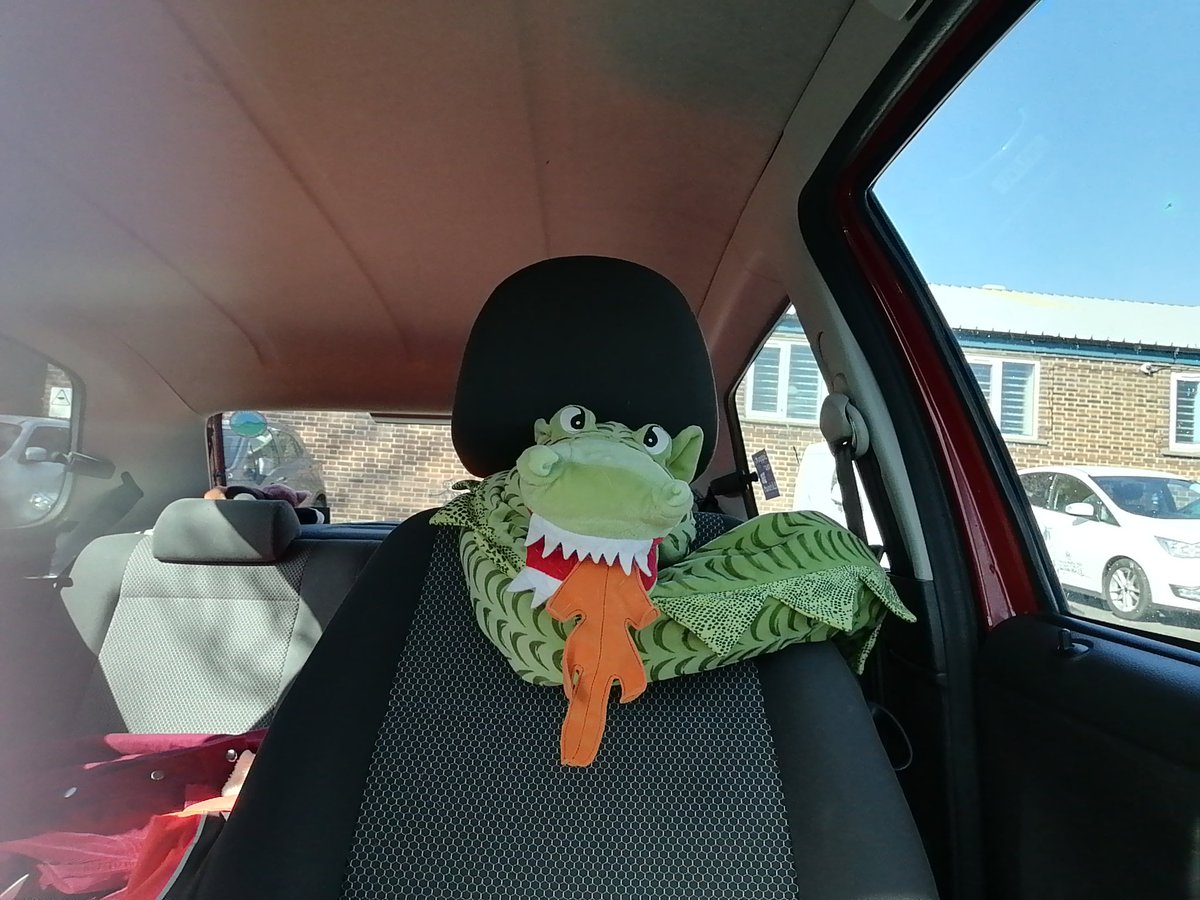 SchnappsChatPop's tweet photo. Day job done. Road trip for @celtic_dragons win tonight. https://t.co/x7GCKMUaN6