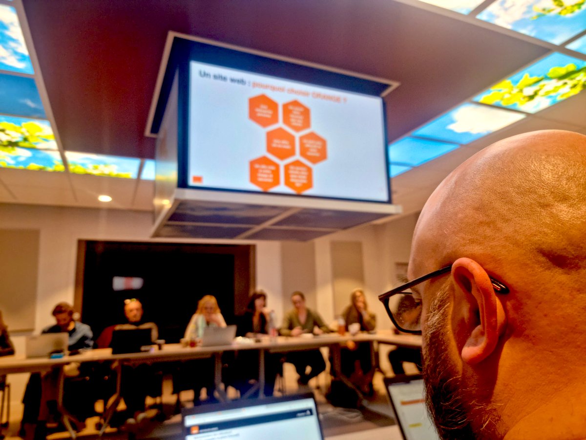 Grenelle des services dédiés aux professionnels :

Comment mieux répondre aux besoins de nos clients professionnels ?

c'est tout l'enjeu de notre groupe de travail réunit aujourd'hui à Pessac (33)