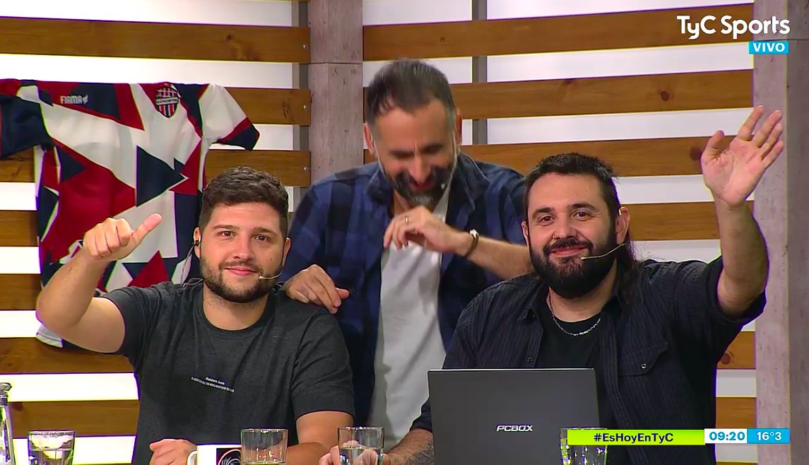 mapuchetos's tweet photo. Les queda hermosa la del Trico, muchachos! Vamos los pibes #EsHoyTyC y aguante Mapuchetos https://t.co/KQFqb1OK5o