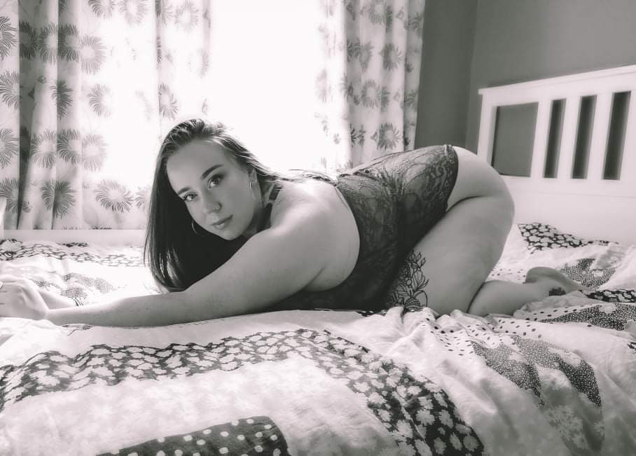 Gracecurves's tweet photo. All the curves 😈💖 #onlyfans #plussize #biggirl #of #onlyfansgirl https://t.co/I2lAgPpbdM