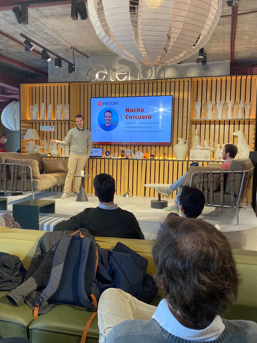 TalentHackersES's tweet photo. Empezamos nuestra #THTalks de #data con Nacho de @Nextail_co #bigdata https://t.co/aMZpE6papb