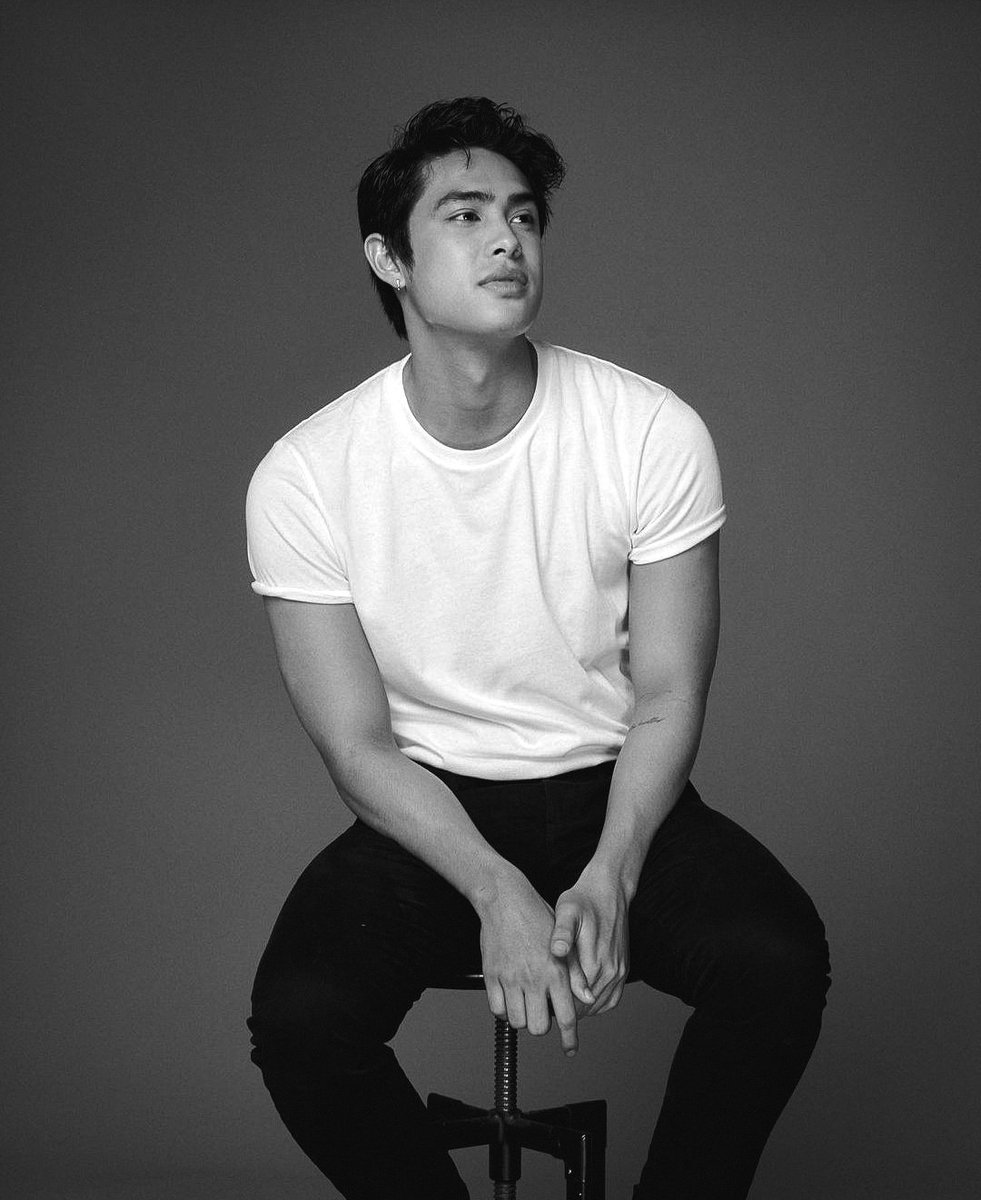 dbspadee's tweet photo. always an icon 🎱 #DonnyPangilinan https://t.co/UBLwJZaOov