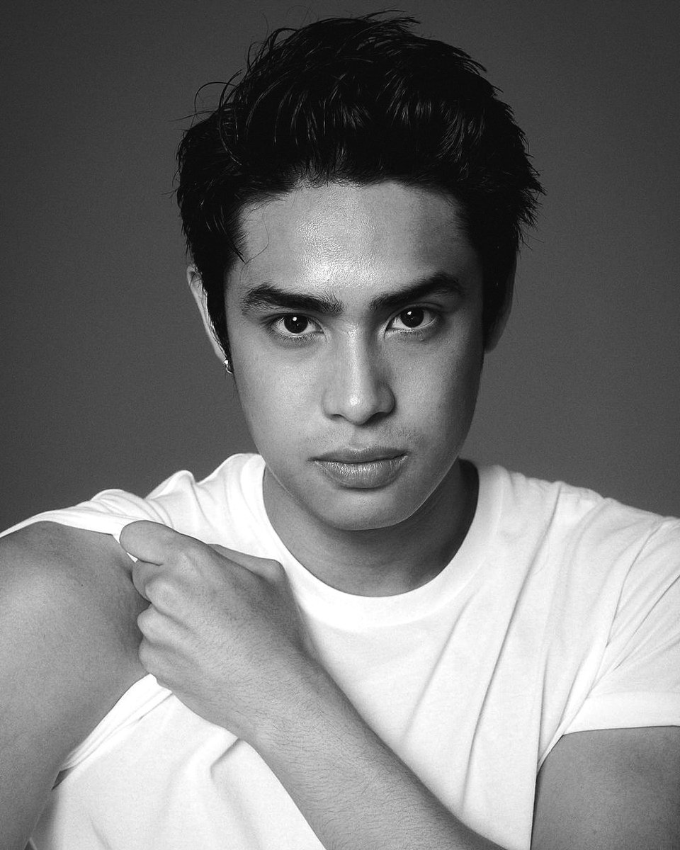 dbspadee's tweet photo. always an icon 🎱 #DonnyPangilinan https://t.co/UBLwJZaOov